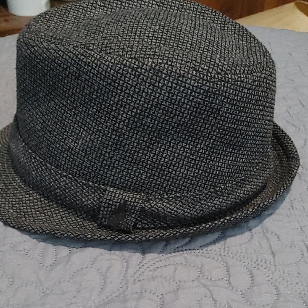 London Fog Textured Gray Hat